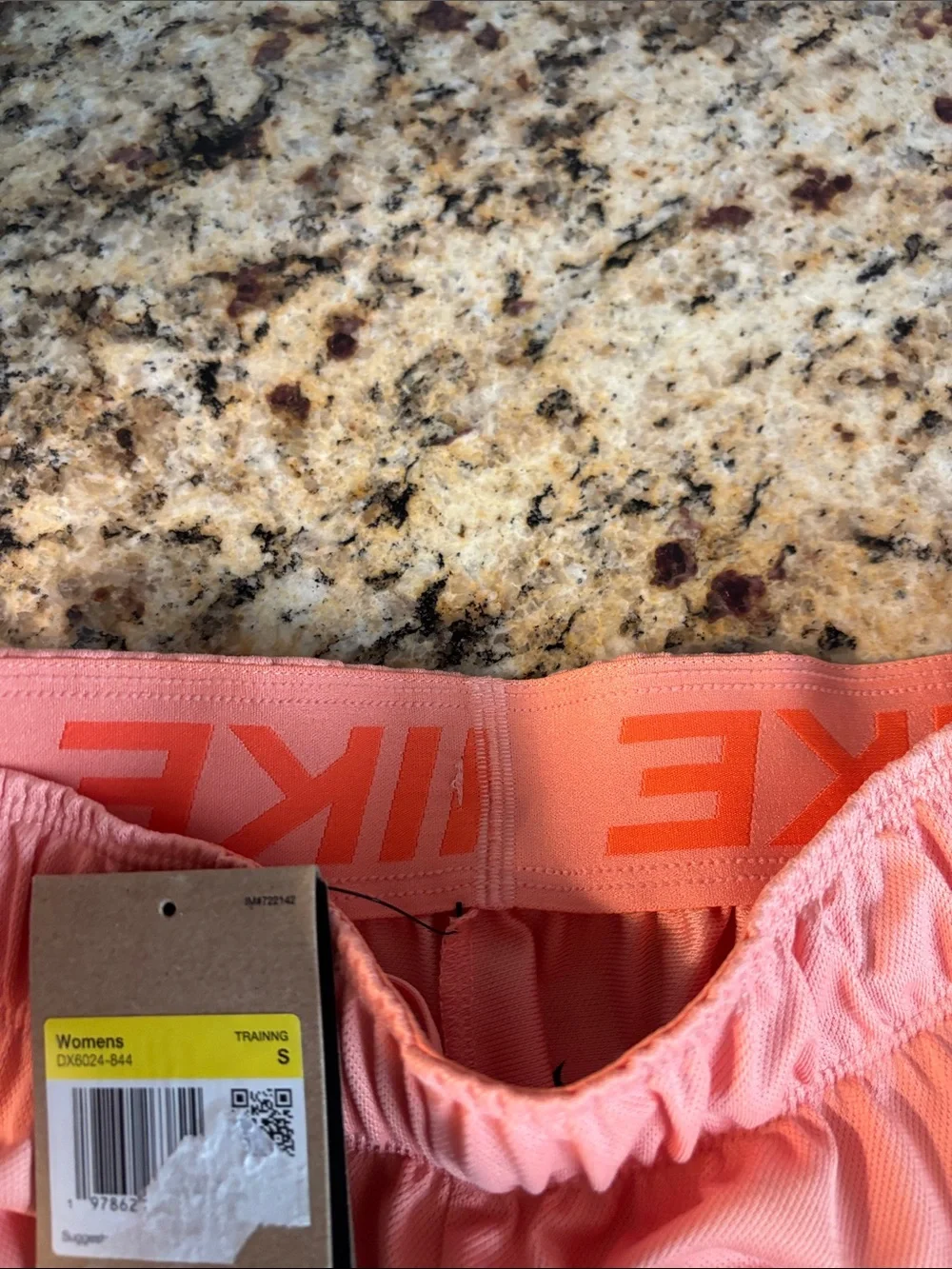 NWT Women’s Nike Training Dri-Fit Loose Fit Shorts Small Orange/Peach
